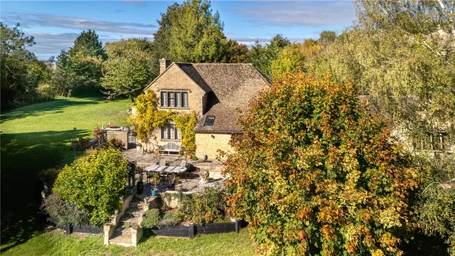 Photo 2 — Woodstock Road, Charlbury, Chipping Norton, Oxfordshire, OX7 3ET