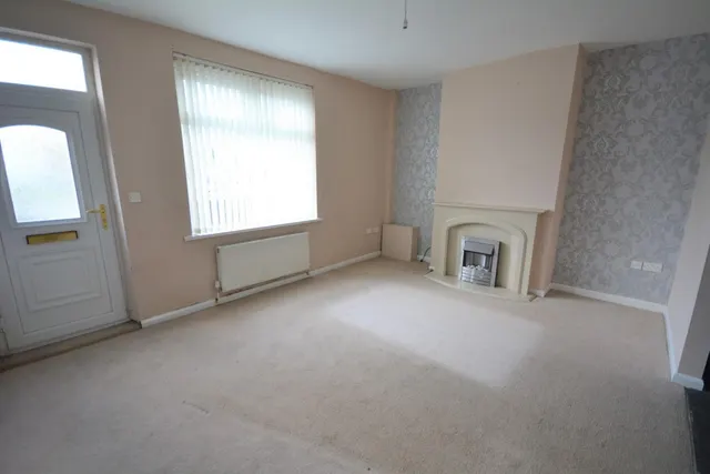 Tindale Crescent, Bishop Auckland, DL14, photo 2