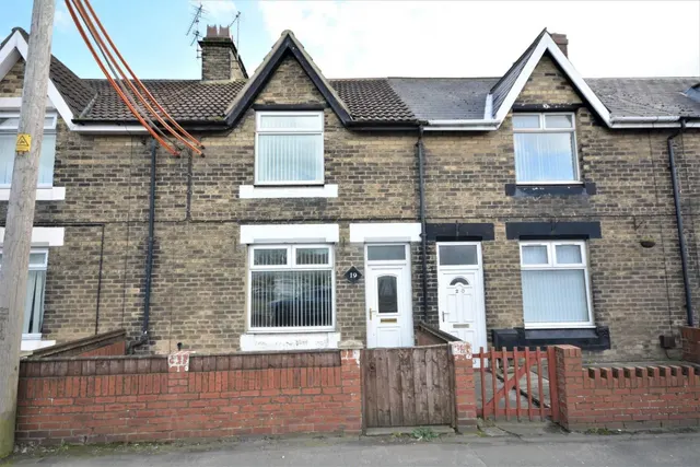 Tindale Crescent, Bishop Auckland, DL14, photo 1