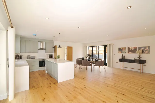 Highgate Hill, Hawkhurst, TN18, photo 2