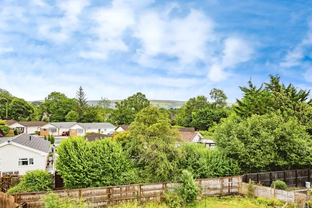Clos Yr Afon AMMANFORD, SA18, photo 2