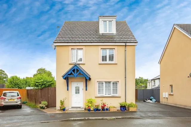 Clos Yr Afon AMMANFORD, SA18, photo 1