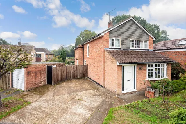 3 bedroom house, Daneshill, Redhill, RH1