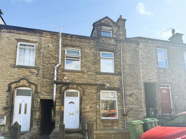 Hawthorne Terrace, Crosland Moor, HD4, photo 1