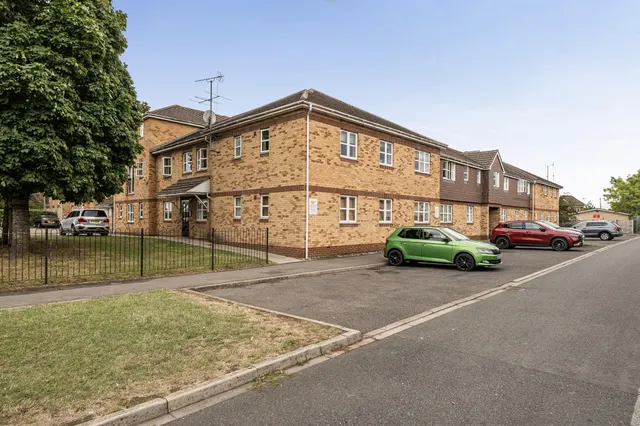 Cannon Gate, Slough, SL2, photo 1