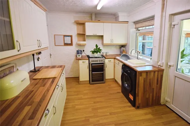 Hartley Road, Kirkby-in-Ashfield, NG17, photo 3