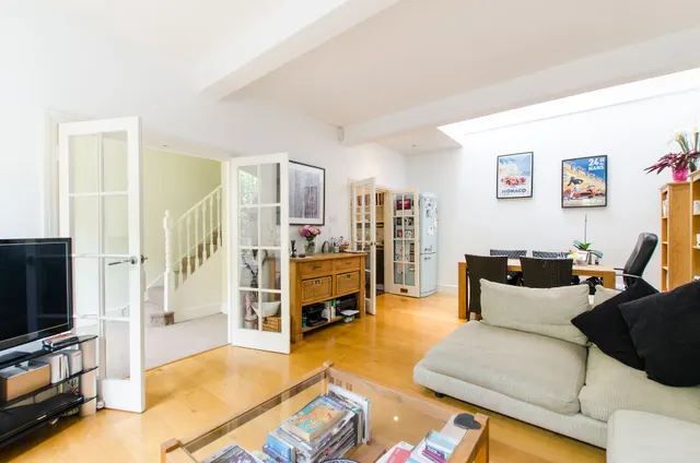 Photo 3 — 58a Ramsden Road, London