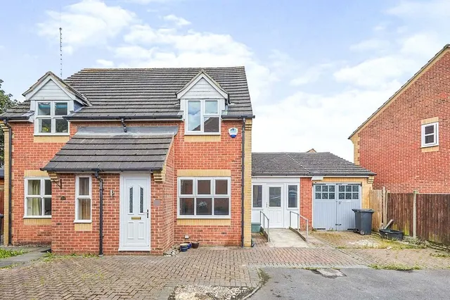Ladyfields Way, Newhall, Derbyshire, DE11, photo 1