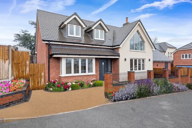 Pumphouse Lane, Webheath, B97, photo 1