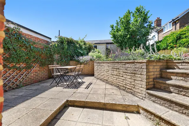 Nutley Lane, Reigate, RH2, photo 2