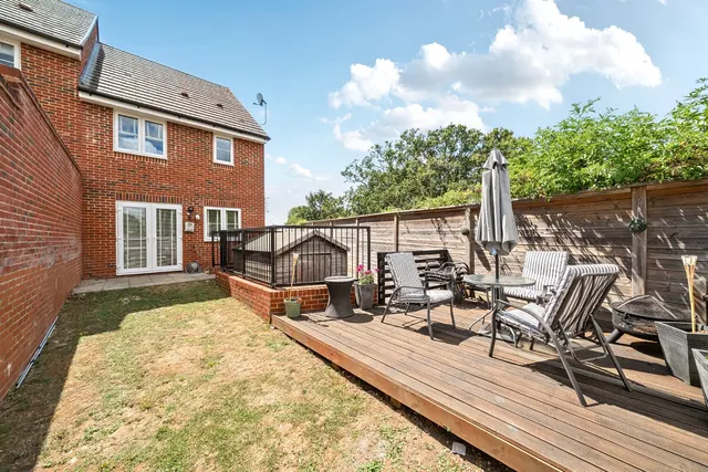 Garrett Close, Havant, PO9, photo 1