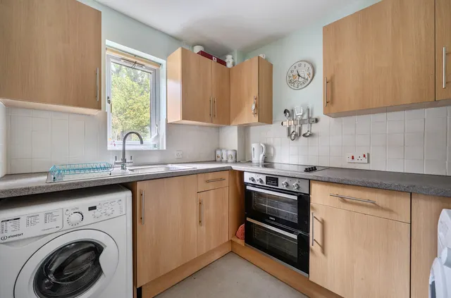 Photo 2 — Badgers Croft, Victoria Road, Mortimer Common, Reading, RG7 3SW