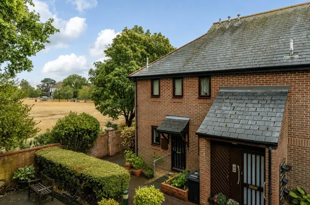 Badgers Croft, Victoria Road, Mortimer Common, Reading, RG7 3SW, photo 1