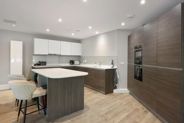 Pittville Crescent, Cheltenham, GL52, photo 3