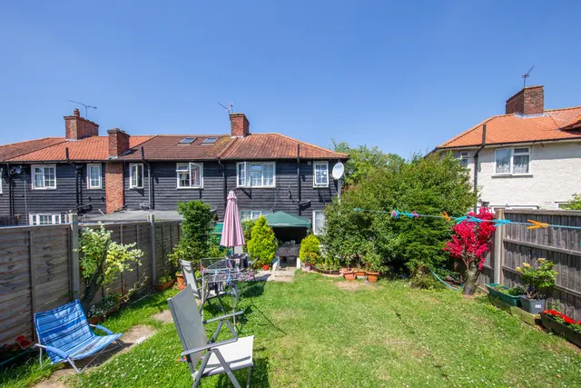 Fortescue Road, Edgware, HA8, photo 3