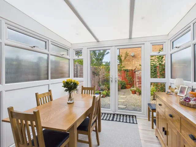 Pemberton Gardens, Calcot, RG31, photo 3