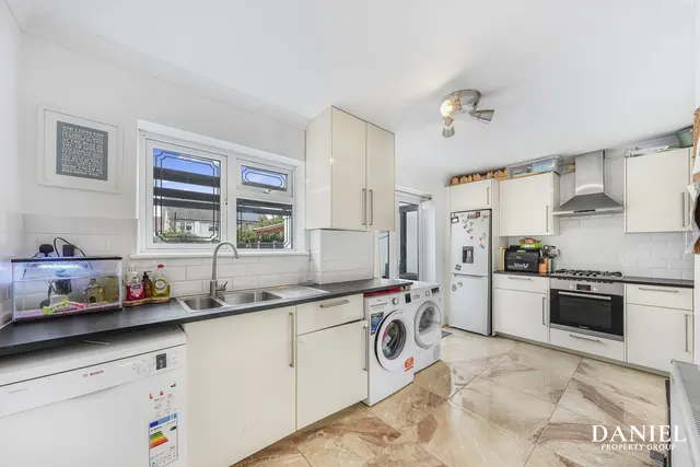 Victoria Close, Laindon, SS15, photo 3