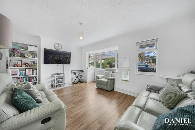 Victoria Close, Laindon, SS15, photo 2