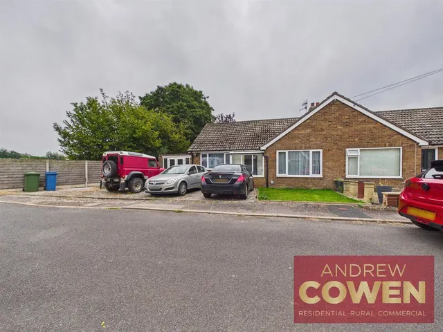 Littlemoor Close, Cloughton, YO13, photo 3