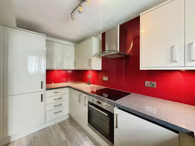 Photo 3 — Prestatyn Close, Old Town, Stevenage, SG1
