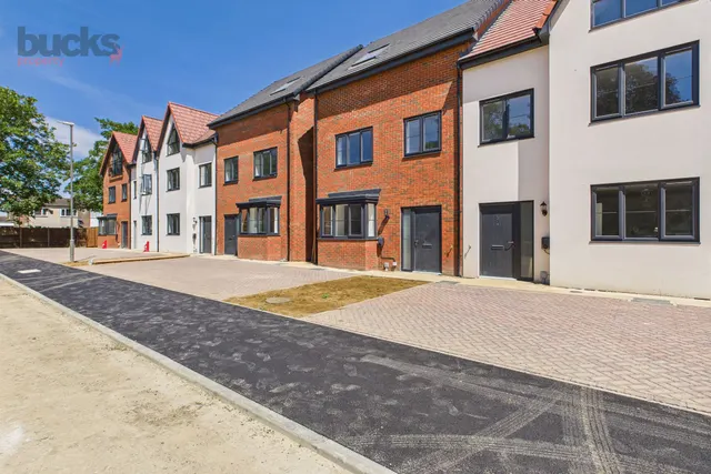 Francis Avenue, Aylesbury, HP21, photo 1