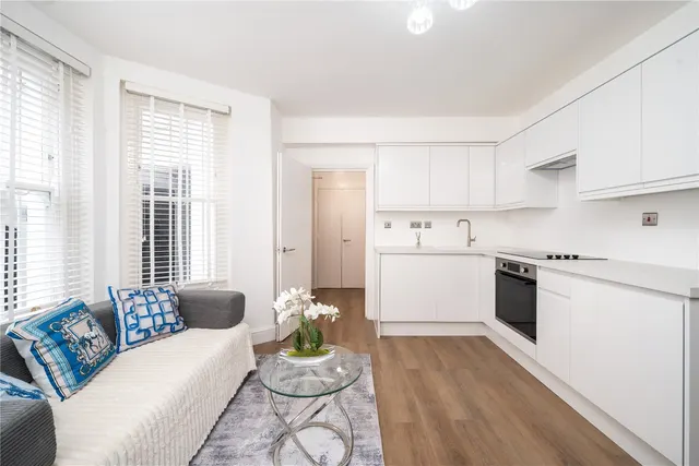 Nevern Place, Earl's Court, SW5, photo 2