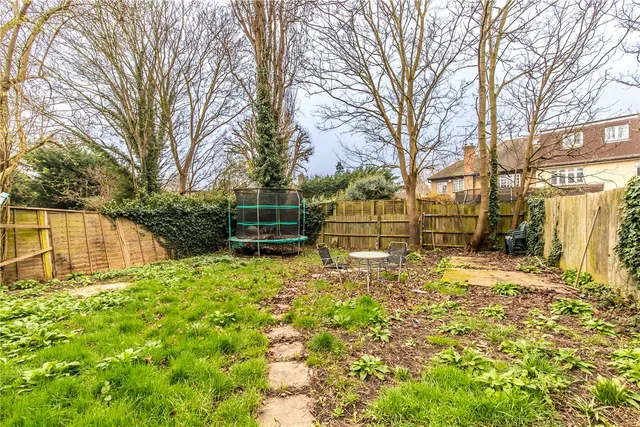 Photo 3 — Gunnersbury Avenue, London, W5