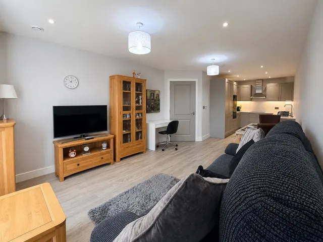 Walsall Road, Great Wyrley, WS6, photo 2