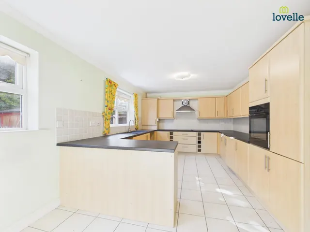 Elizabeth Gardens, Market Rasen, LN8, photo 3