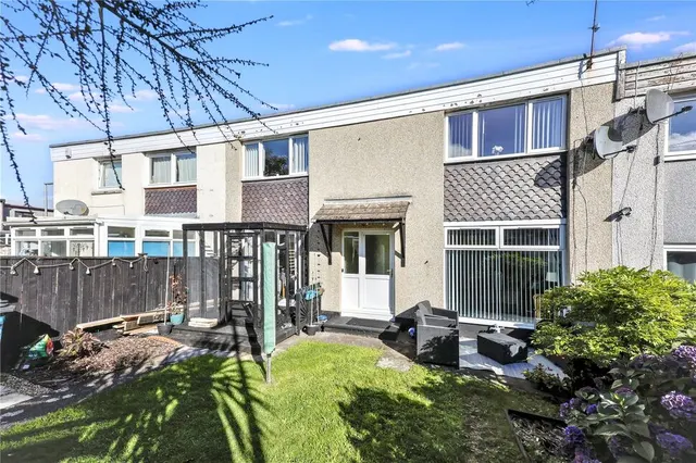 Photo 2 — Lothian Court, Glenrothes, Fife, KY6