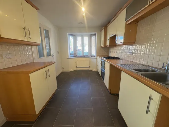 Newbury Close, Oakley Vale, NN18, photo 3