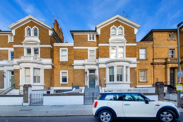 Altenburg Gardens, London, SW11, photo 1