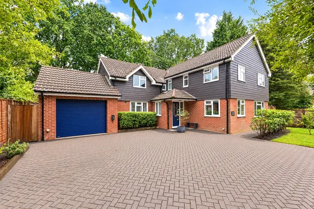 Southby Drive, Fleet, Hampshire, GU51 3BE, photo 1