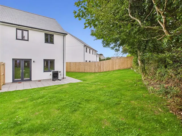 Teg Lowarth Southgate Street, Redruth, photo 1