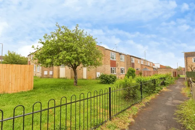 Lavric Road, Aylesbury, Buckinghamshire, HP21, photo 1