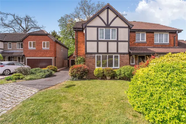 Chartwell Drive, Farnborough Village, BR6, photo 1