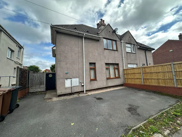 George Street, Church Gresley, DE11, photo 1