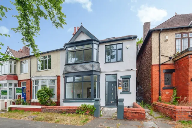 Menlove Avenue, Liverpool, L18, photo 1