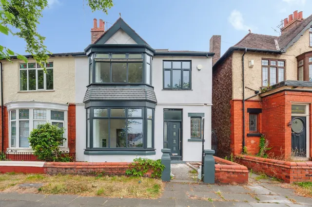 Menlove Avenue, Liverpool, L18, photo 2