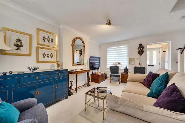 Photo 2 — Cheviot Green, Warsash