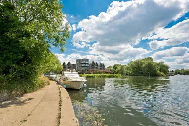 Photo 2 — Whittets Ait, Jessamy Road, Weybridge, Surrey, KT13 8BP