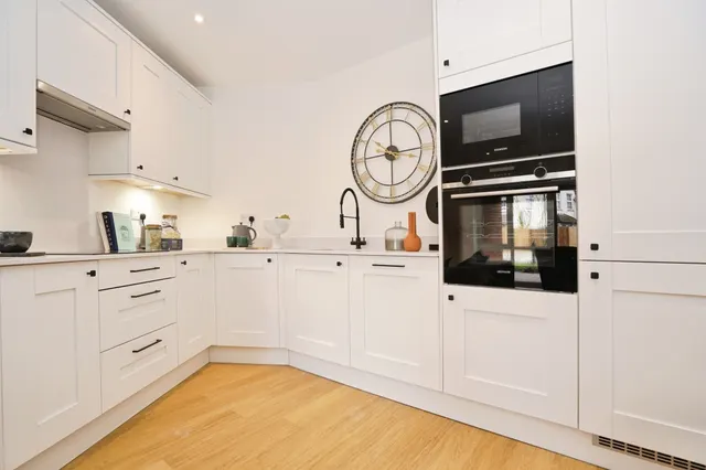 Photo 2 — Apartment Three, Viciniti Court, St. Albans
