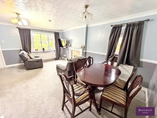 Meadowfield Drive, Hoyland, photo 2