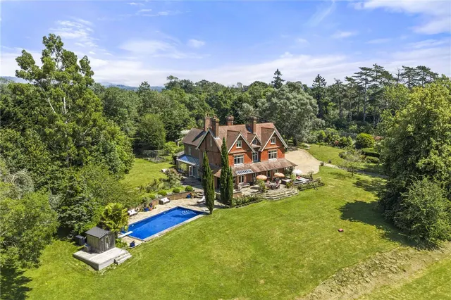 Barrihurst, Cranleigh, Surrey, GU6 8LQ, photo 1