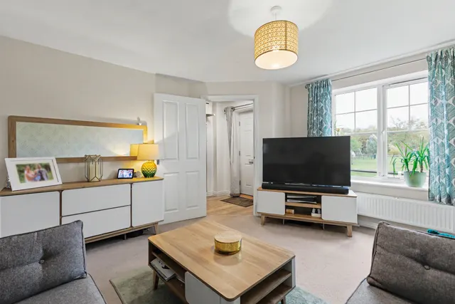 Gorse Fields, Pershore, WR10, photo 2