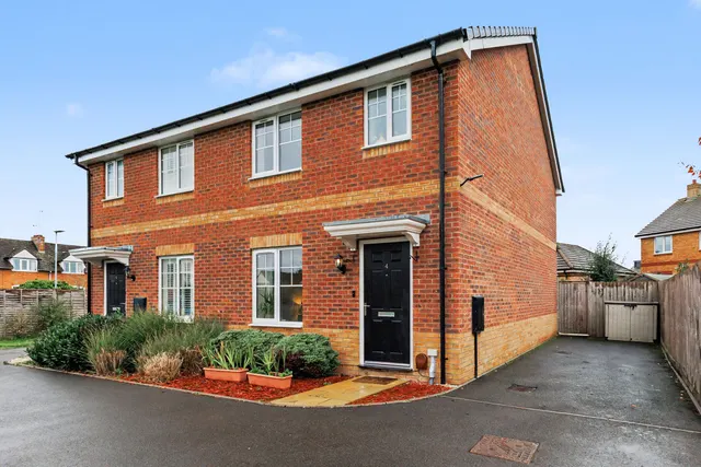 Gorse Fields, Pershore, WR10, photo 1