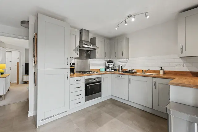 Gorse Fields, Pershore, WR10, photo 3