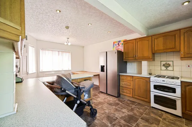 Hollin Park Road, Leeds, LS8, photo 3