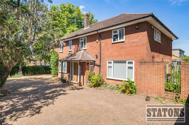 Photo 2 — Heath Road, Potters Bar, Hertfordshire, EN6 1LW