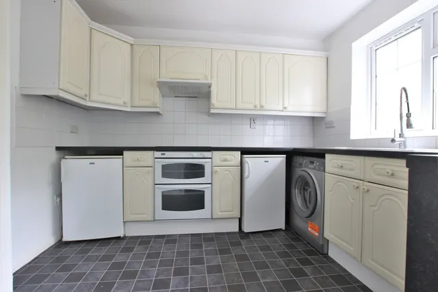 Crofton Way, Enfield, EN2, photo 3